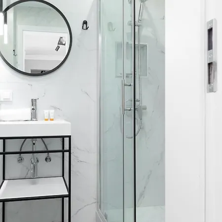 Metro Marymont By Renters Apartment